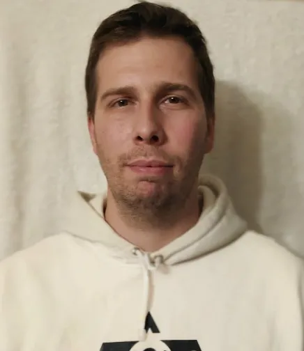 Денис Андронов